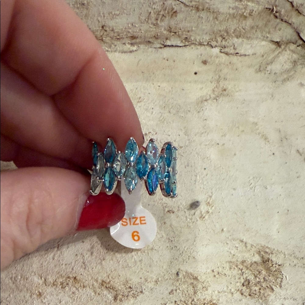Size 6 Bomb Party Ring- no bag